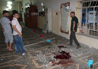 آثار الهجوم على أحد المساجد السنية بالعراق